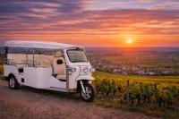 Sunset Tuktuk champagne